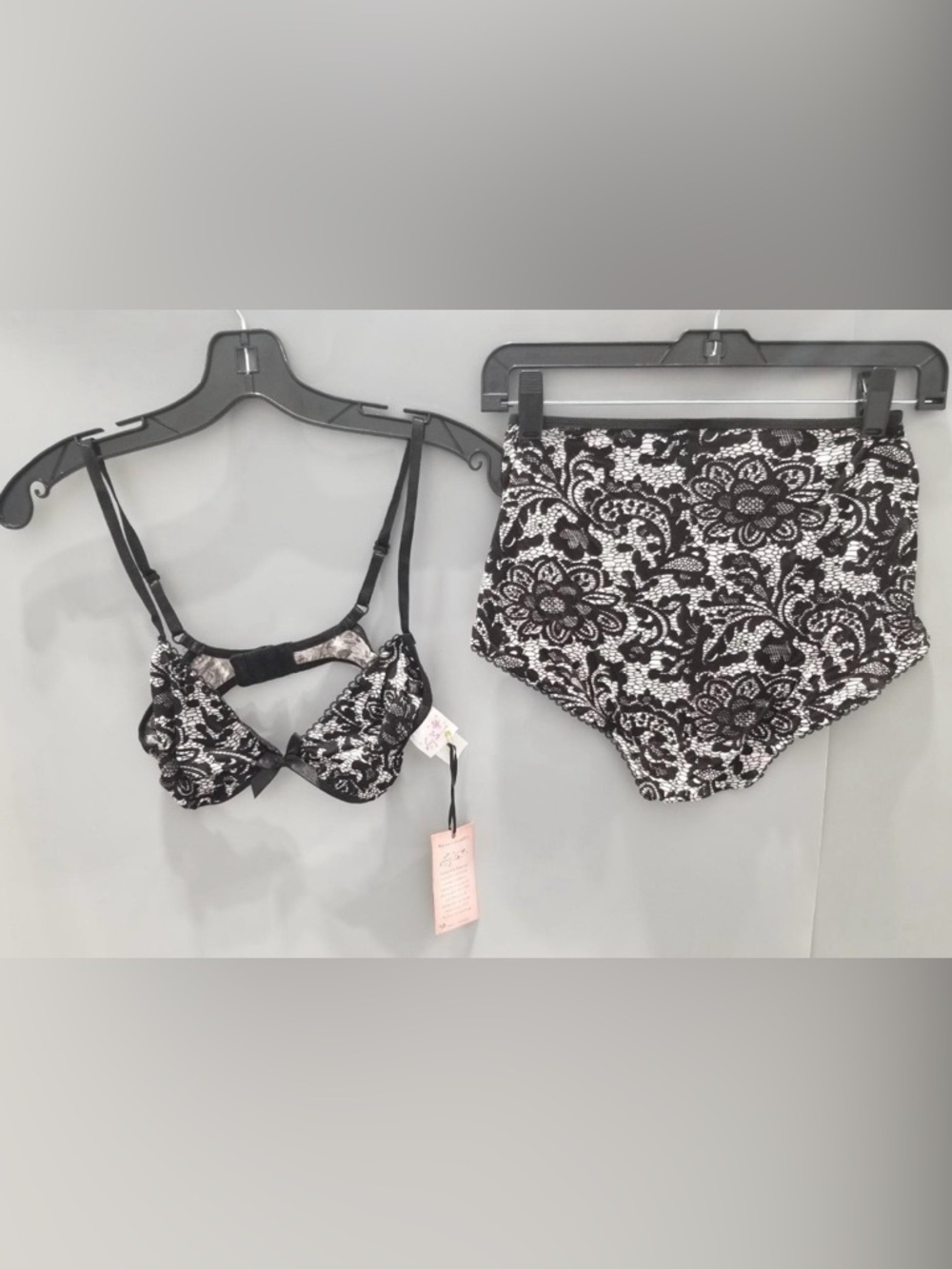 NWT Black n White Floral Lace Look Bra n Panty Set.  Size L
